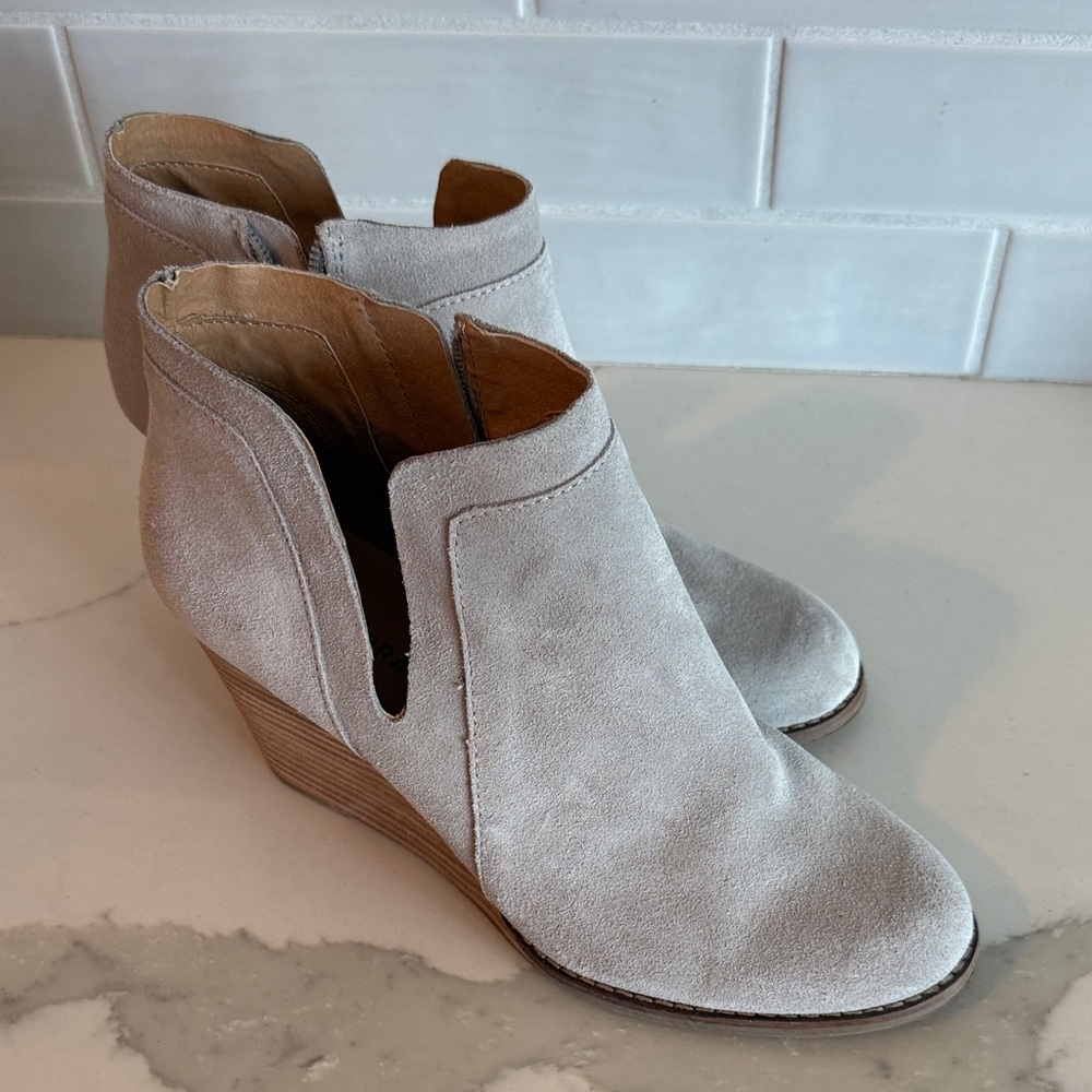 Lucky Brand Light Gray Suede Ankle Booties
